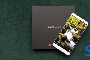 華為Mate9開箱圖賞 雙徠卡攝像頭