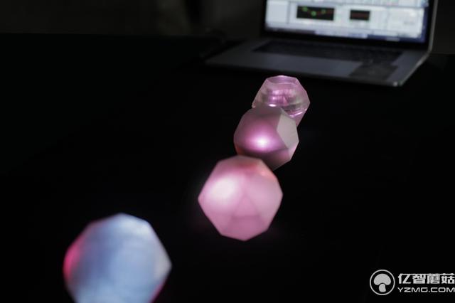 有點玄幻 聲音不僅摸得著而且還能用手控制