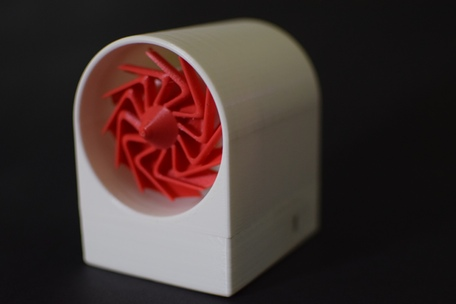 移動(dòng)電源內(nèi)置風(fēng)力發(fā)電機(jī) 真正的“邊騎邊充電”