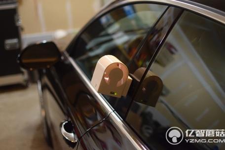 移動(dòng)電源內(nèi)置風(fēng)力發(fā)電機(jī) 真正的“邊騎邊充電”