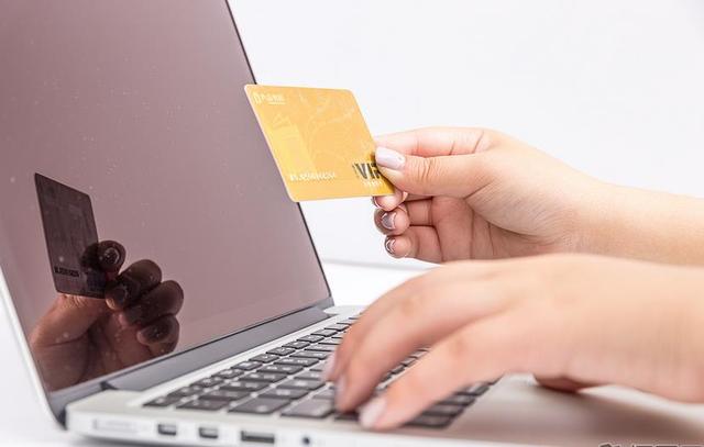 電商雙11狂歡 實體店卻哀鴻遍野 怪馬云?