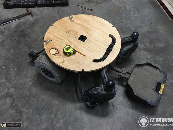 超怪異的電動代步車:看上去像是一個籠子