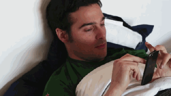 這個超大環形燈不僅能讓自拍美美噠還能當鬧鈴