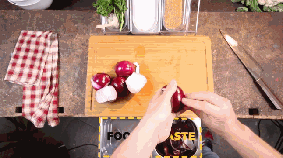 這個砧板設計太神奇!切菜不再弄得哪兒都是