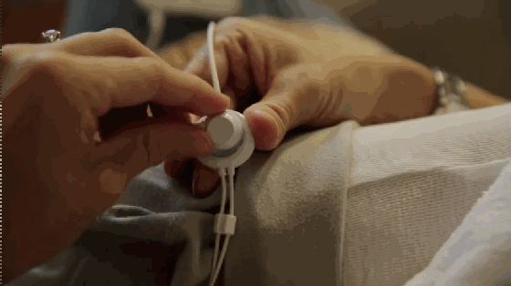 經(jīng)驗(yàn)不夠道具湊 這款傳感器讓新寶媽喂奶有依據(jù)