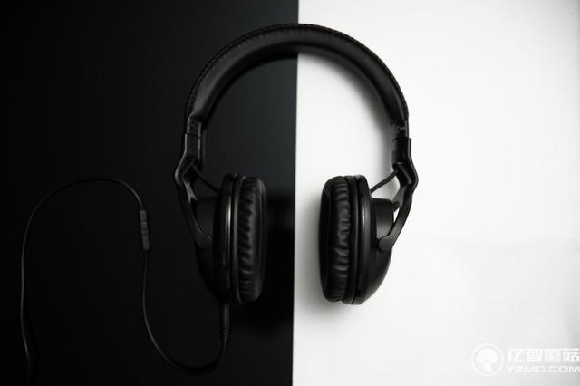 多線作戰(zhàn)玩家首選 Roccat超輕耳機(jī)配雙麥克風(fēng)