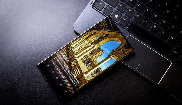 小米MIX登上特朗普《時(shí)代周刊》 網(wǎng)友神吐槽