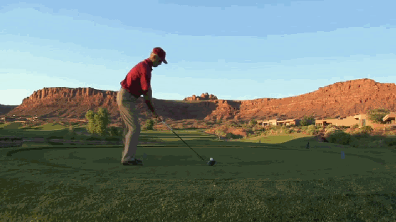 這是顆能當教練的高爾夫球 “麒麟臂”都打不丟