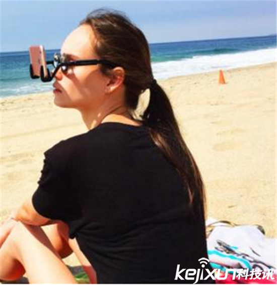 2VR頭顯:一款粗暴又直接的VR頭顯