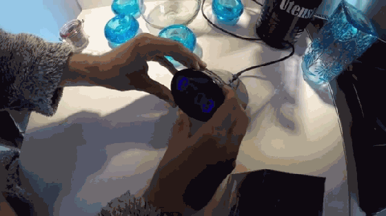 自虐傾向鬧鐘手環 感覺叫不醒你就直接電擊你