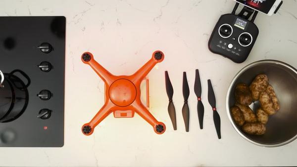 用無人機做感恩節晚餐!哥們你確定你敢吃?