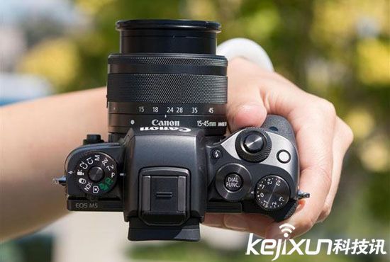 佳能發布最新旗艦微單EOS M5 五軸防震高速對焦