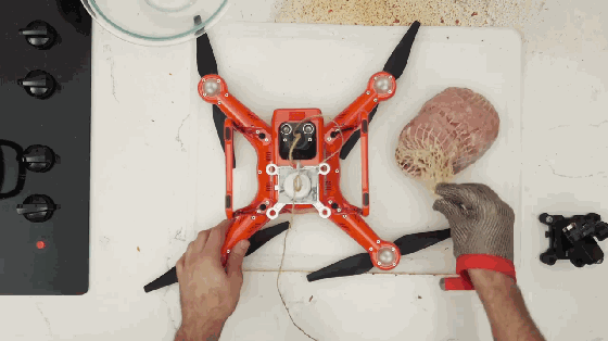 用無人機做感恩節晚餐!哥們你確定你敢吃?