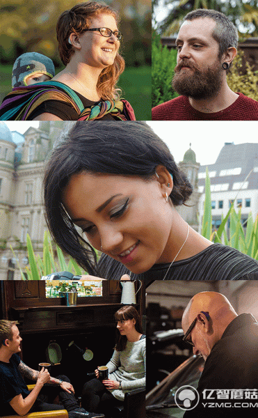 對(duì)你笑不是勾搭你,而是帶著隱形耳機(jī)打電話呢