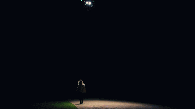 走夜路時(shí)如何出場(chǎng)自帶BGM?無人機(jī)為你照明就行