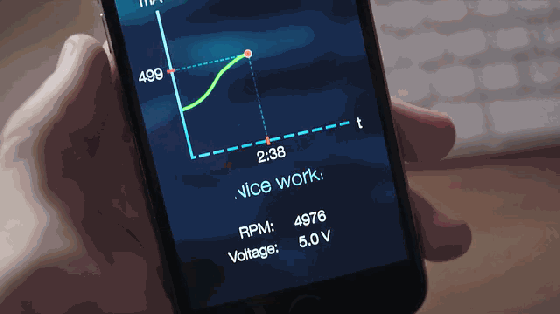 說出來你可能不信 我一搖這個球手機就有電了