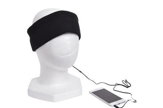 這個眼罩很貼心 定了鬧鐘只有自己能聽見