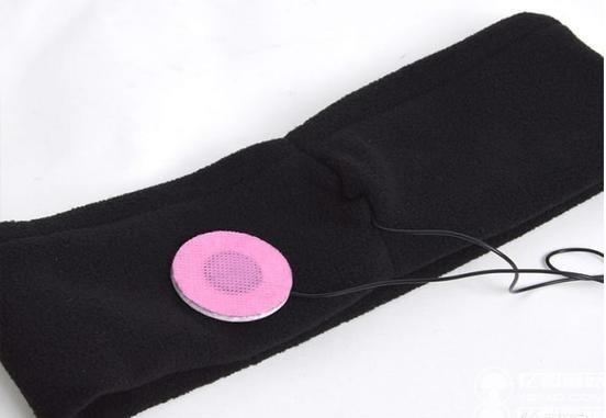 這個眼罩很貼心 定了鬧鐘只有自己能聽見