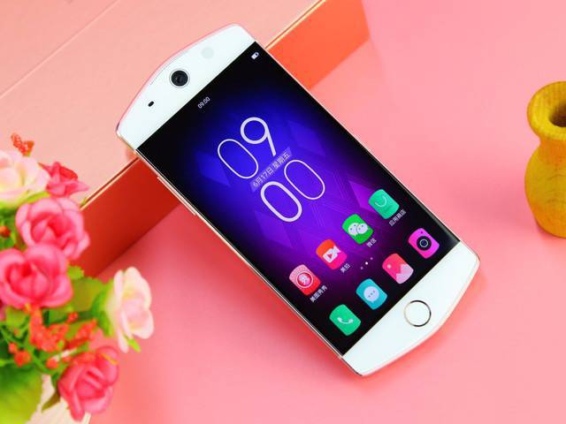 網紅和你之間 其實就差一個自拍神器