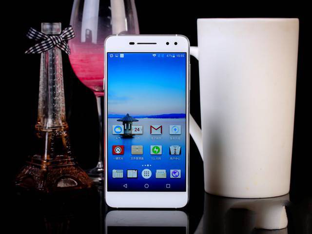 極具性價比 褲腰帶緊不妨看看這些手機