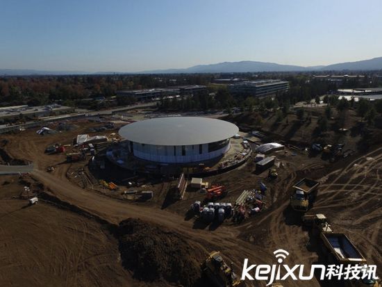 喬布斯生前設計蘋果總部大樓 形似飛船太陽能供電