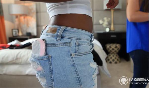 這款音箱可以貼在<a href=/mobile/ target=_blank class=infotextkey>手機</a>上,音效完美