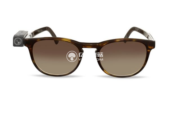 只要給眼鏡上裝上這個 以后看見啥就能拍啥