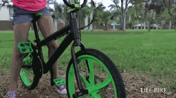 真·玩的飛起系列:電動版BMX極限運動小輪車