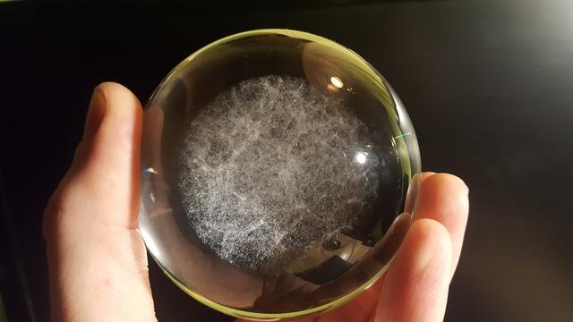 想感受宇宙浩瀚不一定在電影里 這個玻璃球就行