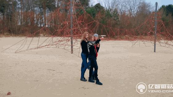 輕松塞入口袋里的自拍無人機 會變形還能跟拍