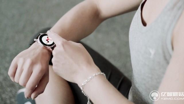 這款心率檢測超強的智能手表 可以媲美心電圖儀