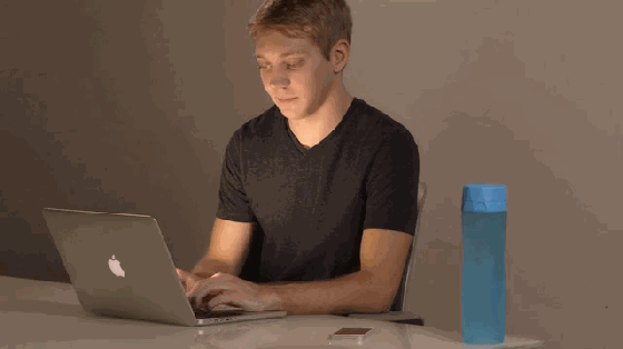 這款顏值爆表的智能水杯能提醒你按時補水