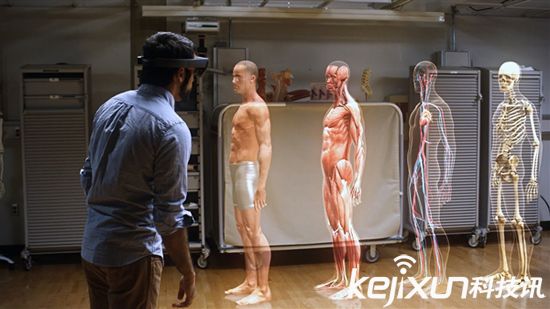 微軟HoloLens眼鏡發(fā)售 售價高達4萬元