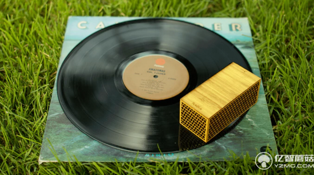 見過便攜音箱 但是你見過能隨身攜帶唱片機嗎?