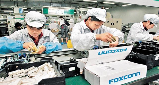 富士康正在商談赴美投資 蘋果<a href=/mobile/iphone/ target=_blank class=infotextkey>iPhone</a>真要轉美國生產?