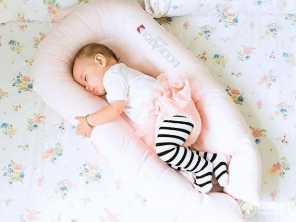 寶寶尿沒尿褲子 這張CloudTot嬰兒躺椅第一時(shí)間知道