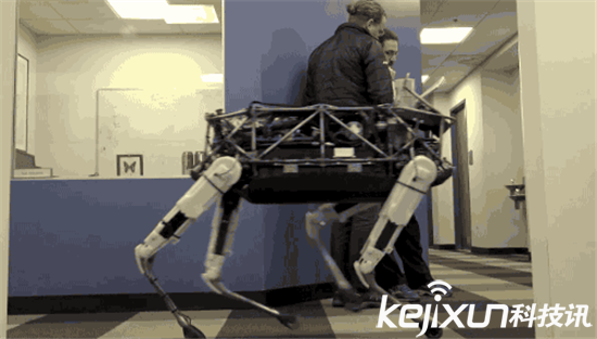 快遞公司欲使用機器狗派件 想法美好落地較難