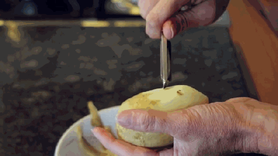 這個(gè)削皮刀能用一輩子 送老媽她肯定喜歡