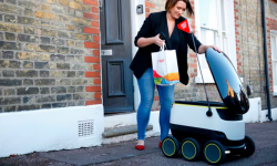 送餐小哥要失業(yè) 這活兒以后機(jī)器人就能干了