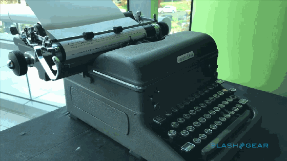 《哈利波特》里的魔法打字機(jī)成真了 還是奔馳發(fā)明的