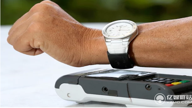 普通表也想刷表付款？貼上這個小裝置就行了