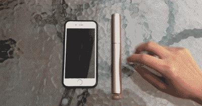 這是世界上最小的自拍桿了吧 不比口紅大多少