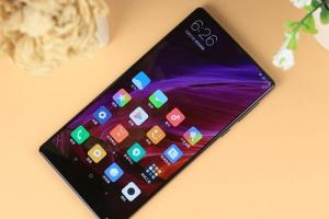 小米MIX和榮耀Magic誰能引領未來潮流？周鴻這樣說