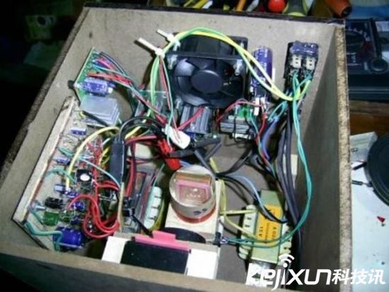 泰國一工作室打造驅鬼機 腦洞大開售價1500美元