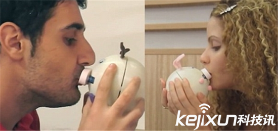 第二代Kissinger面世:專供異地戀情侶隔空濕吻