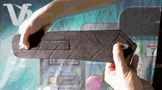 綁上能吸附手機的腕帶 除了坐地鐵啥情況都好使