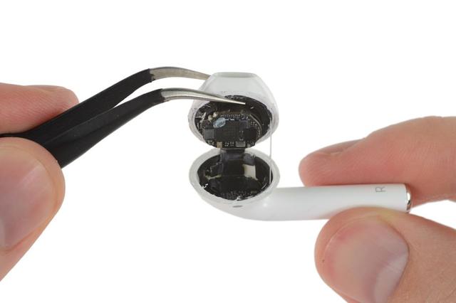 AirPods無線耳機拆解 拆開就相當于扔了