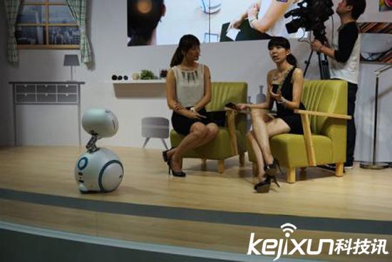 華碩家庭機(jī)器人Zenbo開年發(fā)售 售價(jià)4300元起