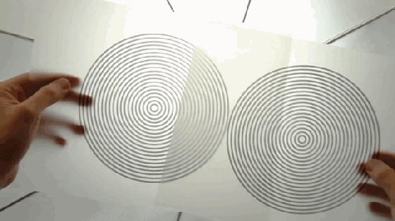 這款時(shí)鐘能幫助放松心情 看多了不會(huì)總遲到吧?