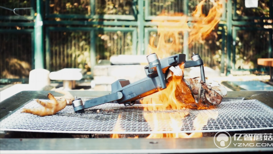 這款無人機有多耐操?無視棒擊+撞墻+燒烤+水槍